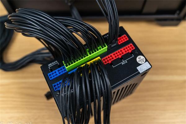 电脑电源全模组电源